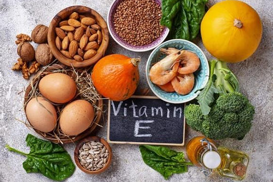 Bổ sung thực phẩm giàu vitamin E giúp bạn cải thiện giấc ngủ