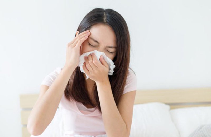 Tình trạng dịch mũi chảy xuống họng thường gặp ở người bị viêm xoang