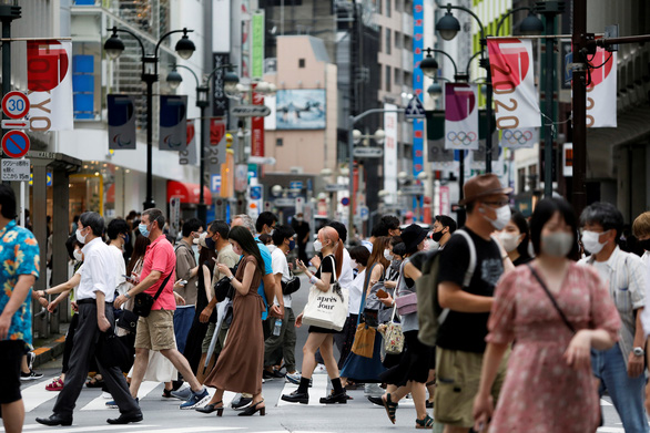 Vào tháng 8/2021, số ca mắc COVID-19 ở Nhật Bản đạt đỉnh điểm với hơn 25.000 ca/ngày - Ảnh: Reuters