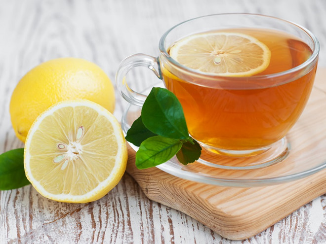 Một ly nước chanh mật ong ấm vào buổi sáng giúp bạn khỏe mạnh