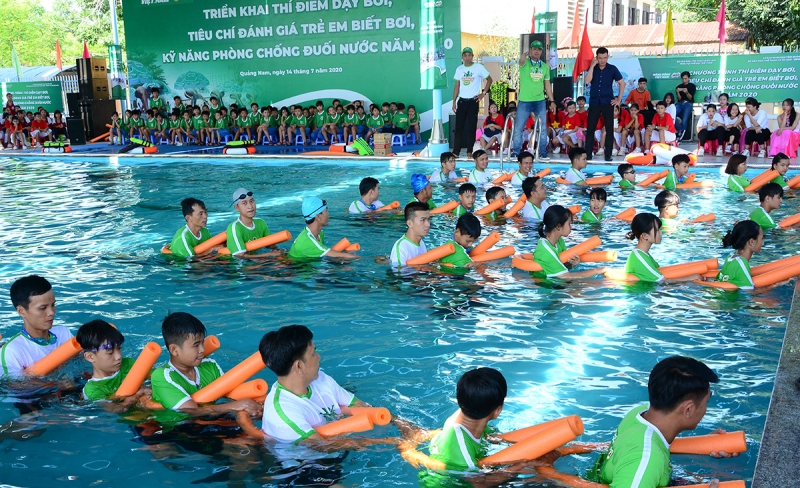 Bộ VHTT&DL yêu cầu đặt mục tiêu để 50% trẻ em từ 6 đến dưới 16 tuổi biết bơi an toàn vào năm 2025