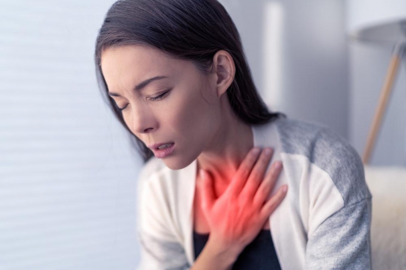 Trong suy tim giai đoạn B, người bệnh có thể bắt đầu gặp phải triệu chứng khó thở, sưng phù chân...