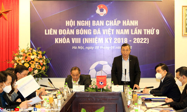 Các thành viên BCH VFF đều nhất trí bầu ông Tuấn giữ chức Quyền Chủ tịch Liên đoàn bóng đá Việt Nam 