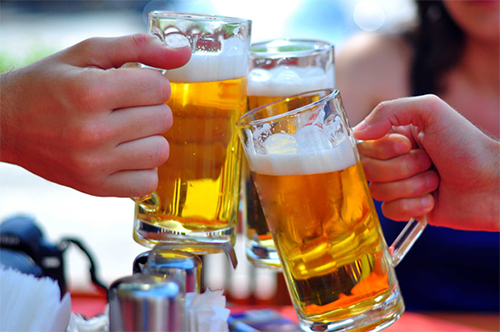Người uống nhiều rượu bia có nguy cơ mắc ung thư gan nguyên phát