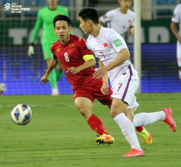 Ngôi sao sáng nhất của ĐT Trung Quốc là Wulei hoàn toàn lu mờ trước dàn sao áo đỏ - Ảnh: AFC

