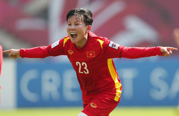 Niềm vui của Bích Thùy sau khi giúp ĐT nữ Việt Nam lập lại thế dẫn bàn - Ảnh: AFC 