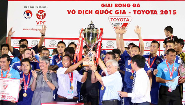 HLV Mai Đức Chung giúp B.Bình Dương vô địch V.League 2015 