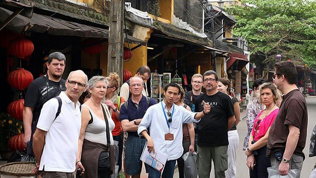 Sẽ tạo những điều kiện thuận lợi nhất để  thu hút khách du lịch quốc tế vào Việt Nam - Ảnh: saigontimes