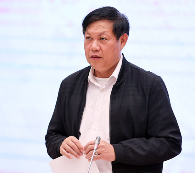 Thứ trưởng Bộ Y tế Đỗ Xuân Tuyên cho biết không cần quá lo lắng trước tình trạng F0 tăng nhanh như hiện nay - Ảnh: VGP