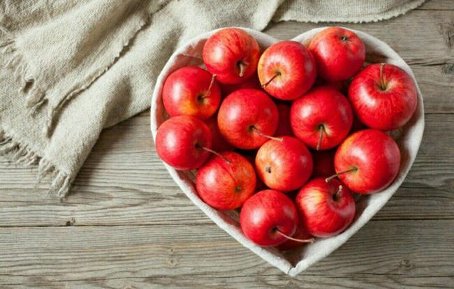Người bị rối loạn lipid máu nên thường xuyên ăn táo
