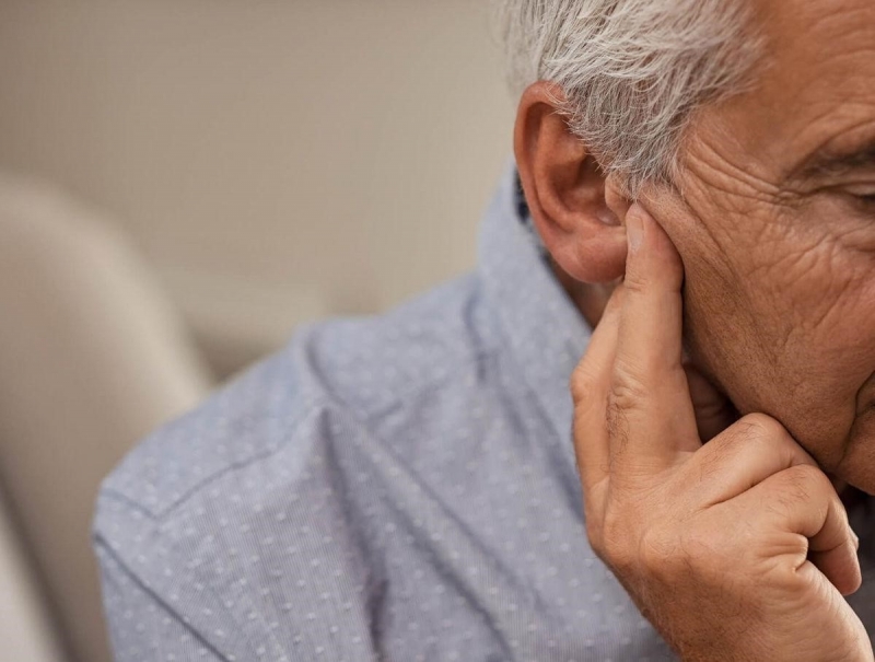 Càng cao tuổi, nguy cơ bị ù tai càng tăng
