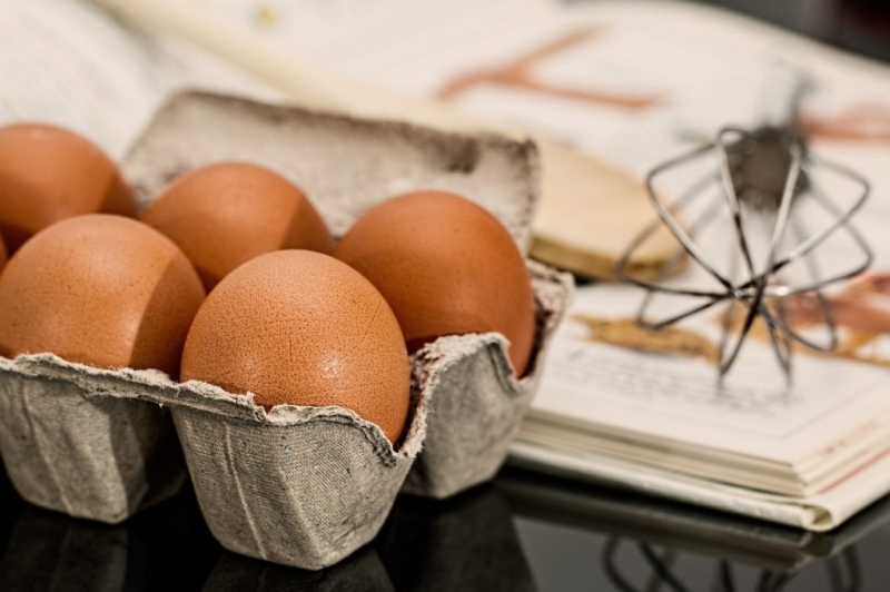Lòng đỏ trứng có hàm lượng cholesterol cao và nhiều dưỡng chất quan trọng