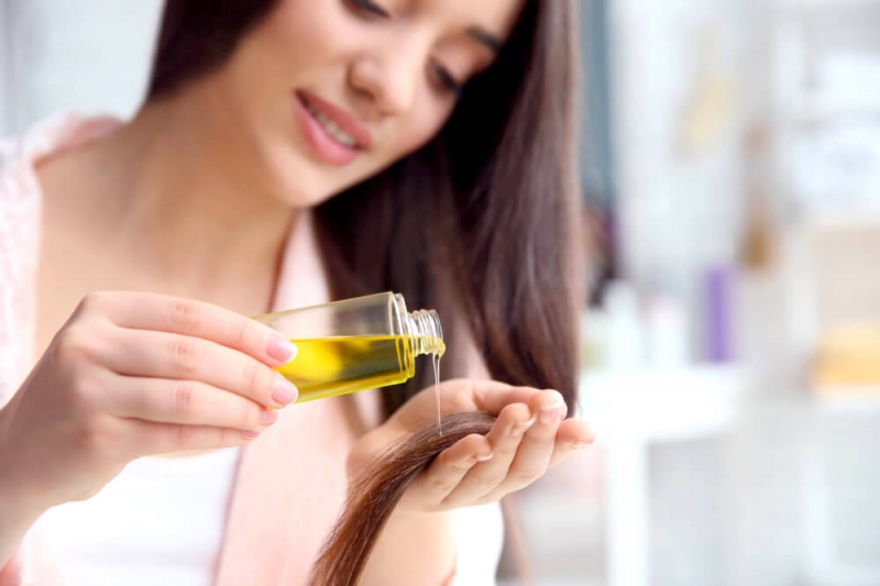 Dầu dưỡng chứa tinh dầu hương thảo góp phần cải thiện tình trạng rụng tóc