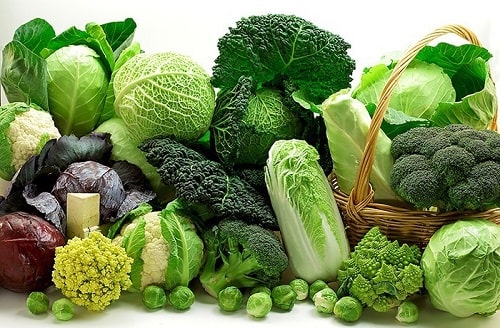 Các loại rau lá xanh sẫm như rau diếp, rau bina, cải bruxen rất giàu folate có thể giúp tinh trùng khỏe mạnh.