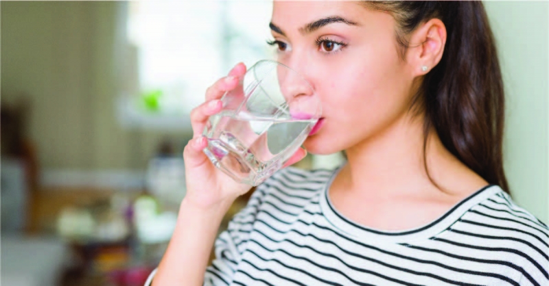 Uống đủ nước giúp quá trình trao đổi chất diễn ra hiệu quả