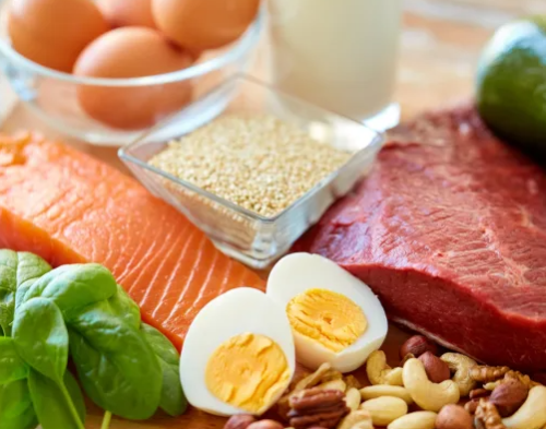 Việc ăn đủ protein rất quan trọng trong quá trình giảm cân, giảm mỡ