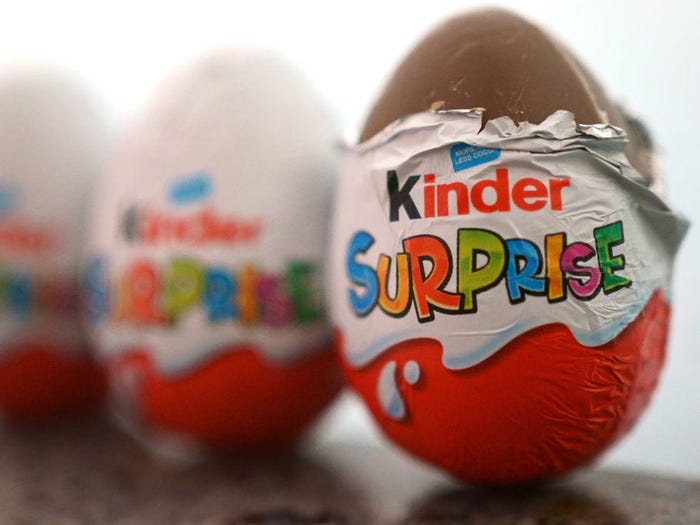 Trứng chocolate Kinder Surprise đã được thu hồi trước đó