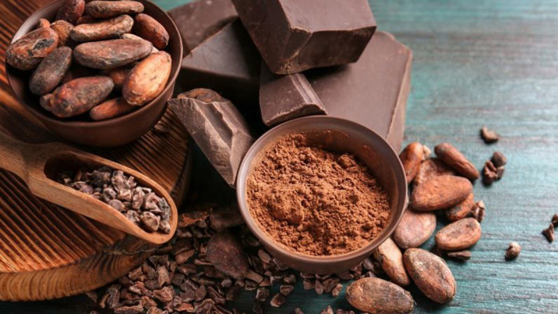 Son dưỡng từ bột cacao giúp đôi môi trở nên hồng hào, căng mọng