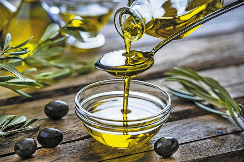 Thêm dầu olive vào chế độ ăn uống hàng ngày còn giúp giảm nguy cơ tử vong do bệnh tim, ung thư