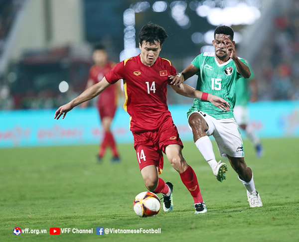 Nếu không có Hoàng Đức và Hùng Dũng ở giữa sân, sẽ là không dễ U23 Việt Nam để có thể kiểm soát trận đấu trước lối chơi áp sát và quyết liệt của U23 Indonesia - Ảnh: VFF
