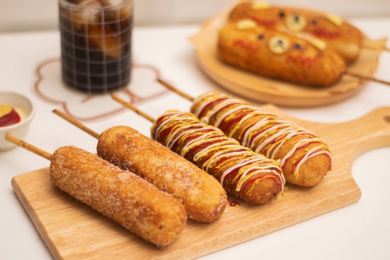 Hot dog có thể dẫn đến bệnh đái tháo đường và ung thư - Ảnh: food.com.vn