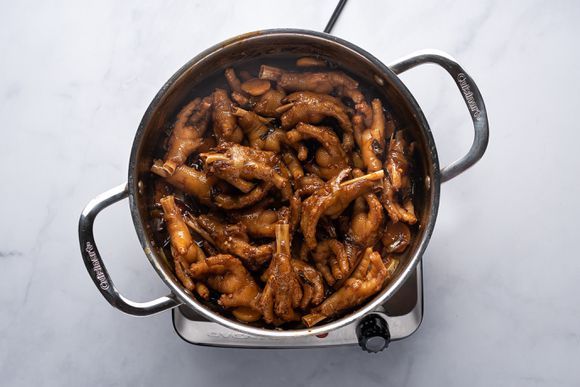 hot-and-spicy-chicken-feet-1664854-07-214aa1349a874a028317993a8c757ab9