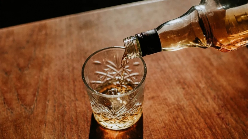 Lạm dụng rượu làm tăng nguy cơ mắc bệnh xương khớp