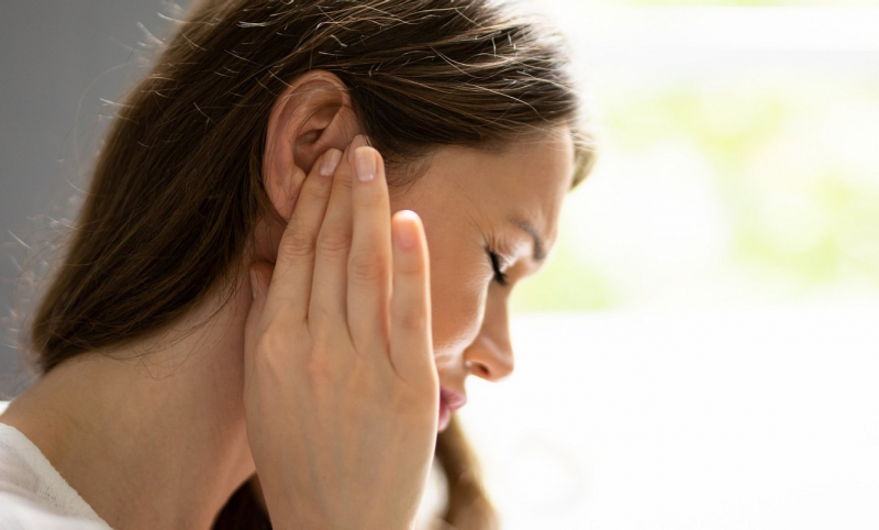 Tổn thương dây thần kinh thính giác khiến bạn cảm thấy ù tai khó chịu