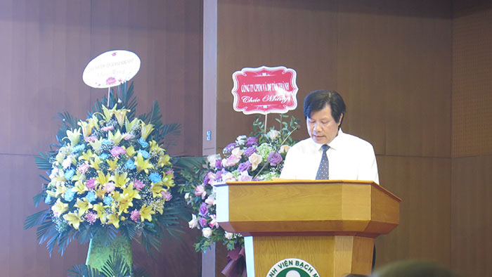 TS. Nguyễn Hữu Dũng - Chủ tịch Hội lọc máu Việt Nam phát biểu khai mạc chương trình - Ảnh: Lê Tuyết