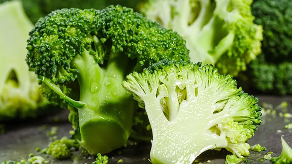 Bông cải xanh à một loại rau họ cải có chứa hàm lượng Dinh dưỡng rất cao

