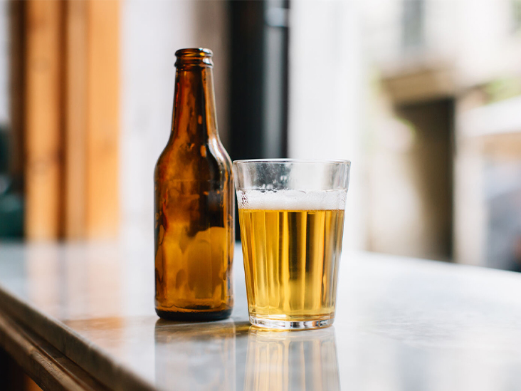 Uống bia ít cồn hoặc không cồn thay thế cho bia thông thường.