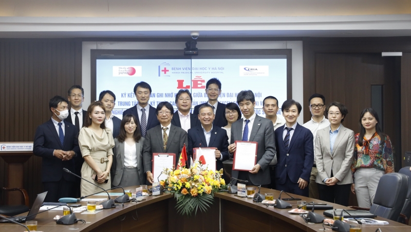 Lễ ký kết Biên bản Ghi nhớ hợp tác giữa Bệnh viện Đại học Y Hà Nội và các chuyên gia Nhật Bản - Ảnh: BVCC