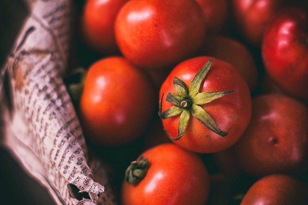 Hàm lượng chất xơ, kali, vitamin C và choline trong cà chua đều hỗ trợ sức khỏe tim mạch