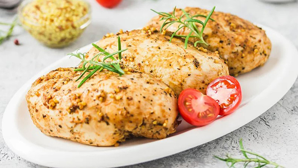 Nên bổ sung cá vào chế độ ăn uống hàng ngày nếu bạn muốn giảm mỡ bụng - Ảnh: Shutterstock