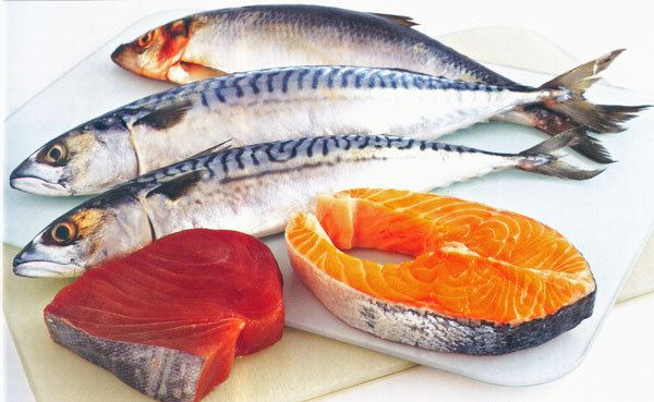 Cá là nguồn omega-3 dồi dào, mang lại nhiều lợi ích cho não bộ