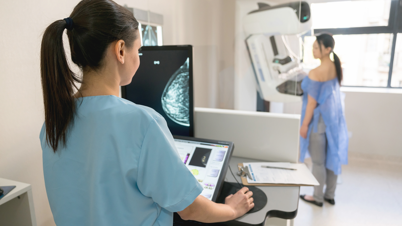Chụp X-quang tuyến vú (chụp nhũ ảnh) sử dụng trong chẩn đoán bệnh lý tuyến vú - Ảnh: FDA