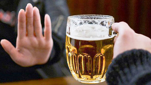 Việc uống rượu bia thường xuyên sẽ gây ra nhiều vấn đề sức khỏe