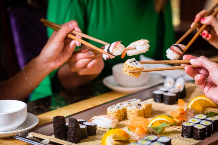 Ăn quá nhiều sushi có thể khiến bạn tăng cân