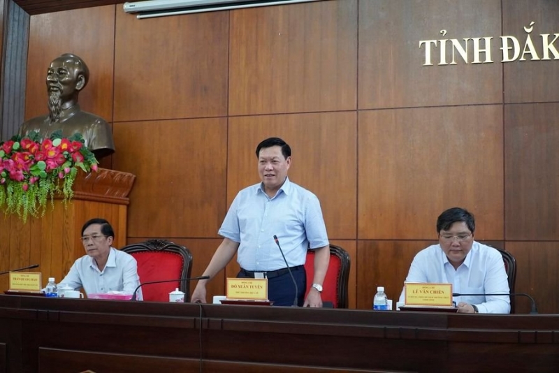 Thứ trưởng Bộ Y tế Đỗ Xuân Tuyên phát biểu tại buổi làm việc với UBND tỉnh Đắk Nông về công tác phát triển y dược học cổ truyền - Ảnh: MOH