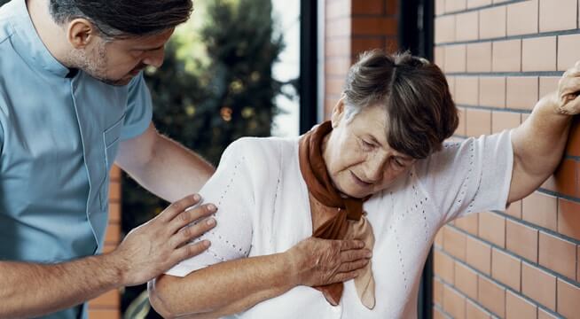 Bệnh mạch vành ảnh hưởng lâu dài đến sức khỏe, sinh hoạt bởi các cơn đau thắt ngực