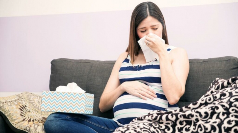 Viêm đường hô hấp vào thời điểm giao mùa gây triệu chứng ho, sốt, sổ mũi