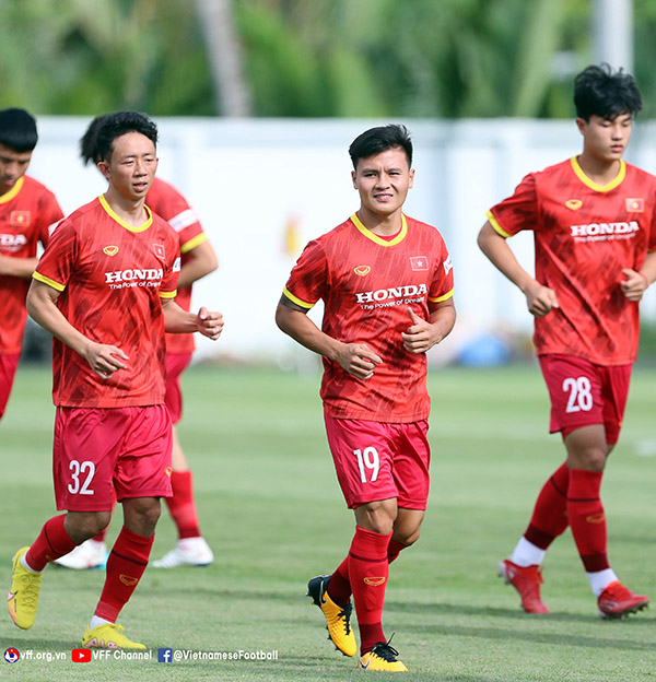 Quang Hải (19) sẽ là cái tên được chờ đợi nhiều nhất ở trận đấu tối nay nhưng lại có thể không được ra sân ngay từ đầu - Ảnh: VFF 