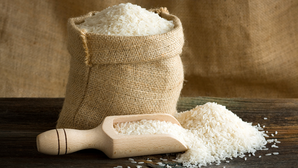Gạo trắng khiến người ăn nhanh đói và có nhiều tác động đến lượng đường trong máu.