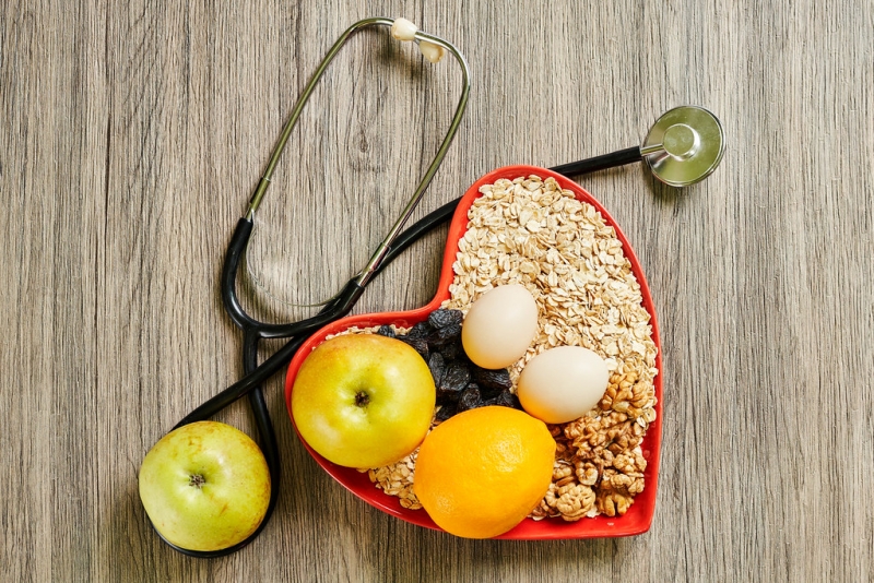 Một chế độ ăn uống tốt cho tim mạch sẽ giúp kiểm soát huyết áp, giảm lượng đường trong máu cũng như ngăn ngừa các biến chứng xơ vữa động mạch