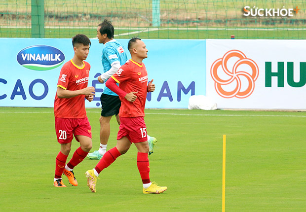 Chùm ảnh ĐT Việt Nam tập buổi đầu chuẩn bị cho trận gặp Dortmund - Ảnh 7
