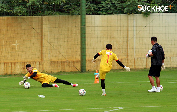 Chùm ảnh ĐT Việt Nam tập buổi đầu chuẩn bị cho trận gặp Dortmund - Ảnh 18