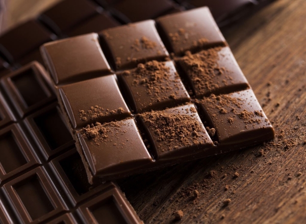 Chocolate đen mang lại nhiều lợi ích trong việc cải thiện trí nhớ cũng như giảm căng thẳng.