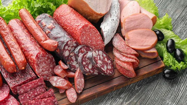 Thịt chế biến sẵn không tốt cho sức khỏe tổng thể và quá trình giảm cân