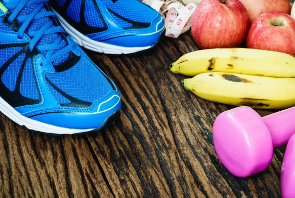 Thói quen tập thể dục mỗi ngày và ăn uống lành mạnh giúp cải thiện biến chứng của PCOS
