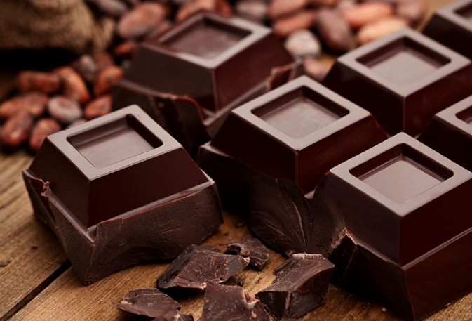 Ăn một chút socola khi căng thẳng có thể giúp bạn giảm stress